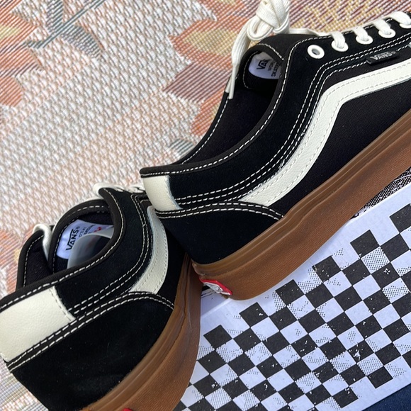 Vans WMNS Chukka Low Sidetripe
Black/Gum
VN0A5KQZB9M Snickers - Picture 15 of 16